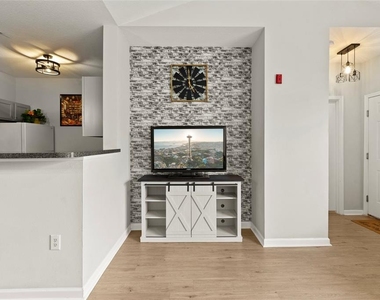 4802 51st Street W - Photo Thumbnail 5