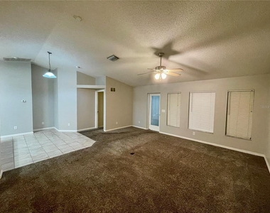 12119 Warwick Circle - Photo Thumbnail 2