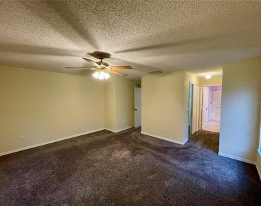 12119 Warwick Circle - Photo Thumbnail 13