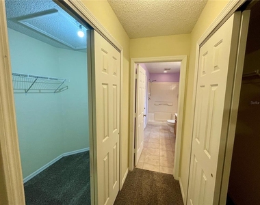 12119 Warwick Circle - Photo Thumbnail 11