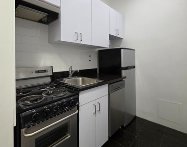 West 73rd Street - Photo Thumbnail 3