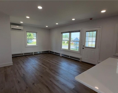 49 Seyfried Avenue - Photo Thumbnail 3