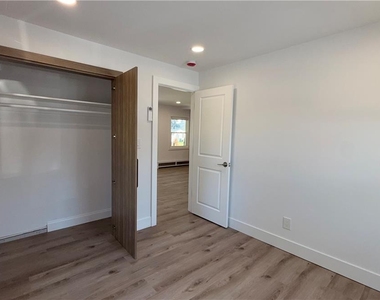 49 Seyfried Avenue - Photo Thumbnail 6