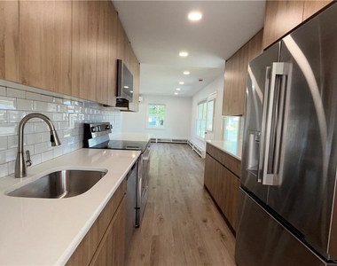 49 Seyfried Avenue - Photo Thumbnail 1