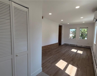 49 Seyfried Avenue - Photo Thumbnail 5