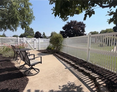 49 Seyfried Avenue - Photo Thumbnail 11
