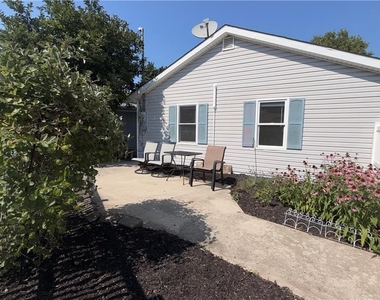 49 Seyfried Avenue - Photo Thumbnail 18