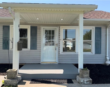49 Seyfried Avenue - Photo Thumbnail 12