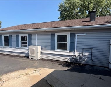 49 Seyfried Avenue - Photo Thumbnail 23