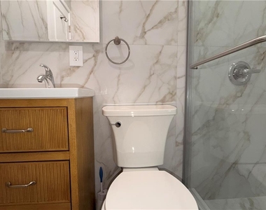 49 Seyfried Avenue - Photo Thumbnail 8