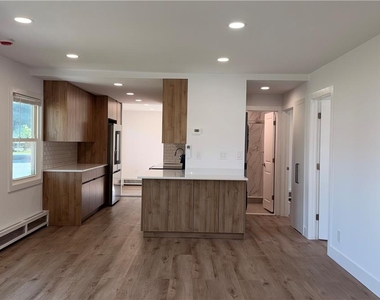 49 Seyfried Avenue - Photo Thumbnail 2