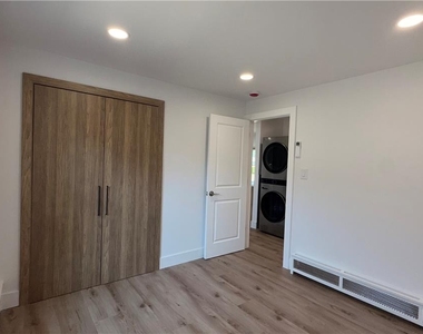 49 Seyfried Avenue - Photo Thumbnail 47