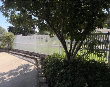49 Seyfried Avenue - Photo Thumbnail 34