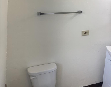 215 W Broad Street - Photo Thumbnail 9