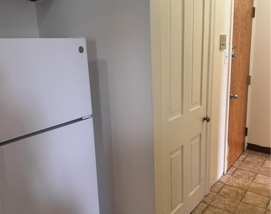 215 W Broad Street - Photo Thumbnail 5