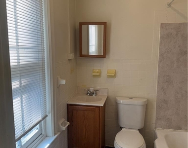 929 Gordon Street - Photo Thumbnail 3