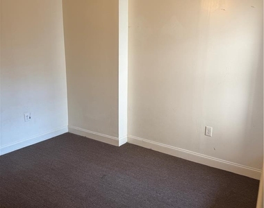 929 Gordon Street - Photo Thumbnail 9