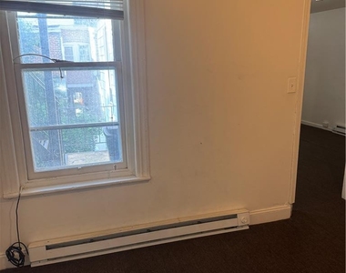 929 Gordon Street - Photo Thumbnail 10