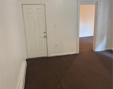 929 Gordon Street - Photo Thumbnail 6