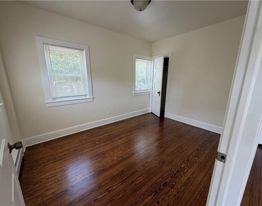 214 Saint Cloud Street - Photo Thumbnail 6