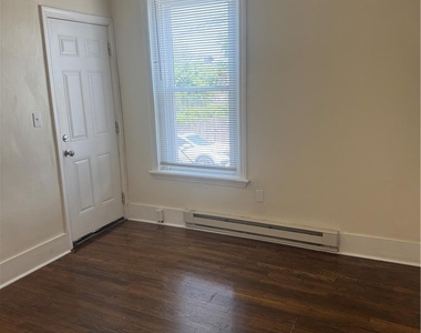 702 Wyandotte Street - Photo Thumbnail 7
