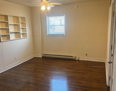 702 Wyandotte Street - Photo Thumbnail 2
