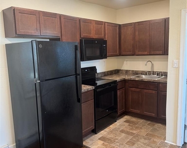 702 Wyandotte Street - Photo Thumbnail 5