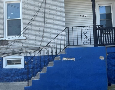 702 Wyandotte Street - Photo Thumbnail 13