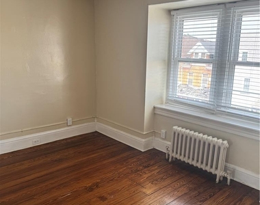 716 W Washington Street - Photo Thumbnail 16