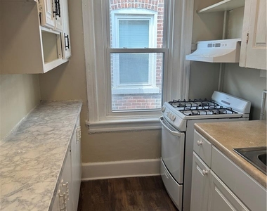 716 W Washington Street - Photo Thumbnail 1