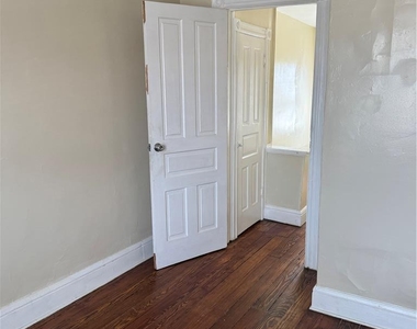 716 W Washington Street - Photo Thumbnail 14