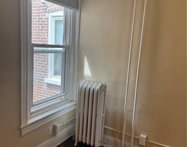 716 W Washington Street - Photo Thumbnail 8