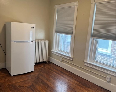 716 W Washington Street - Photo Thumbnail 5