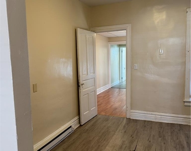 814 Washington Street - Photo Thumbnail 7