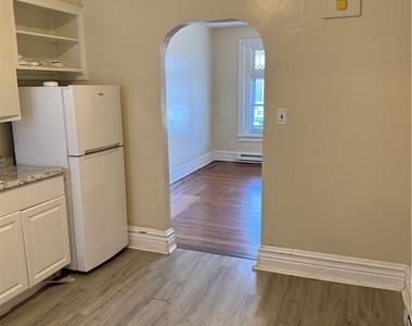 814 Washington Street - Photo Thumbnail 6