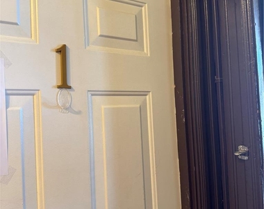 814 Washington Street - Photo Thumbnail 2