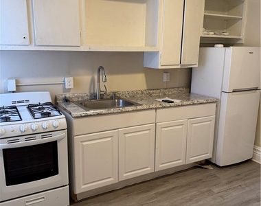 814 Washington Street - Photo Thumbnail 5