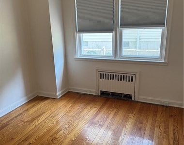 2228 W Allen Street - Photo Thumbnail 7