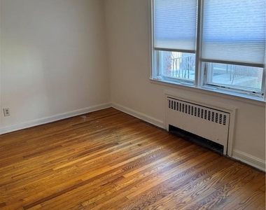 2228 W Allen Street - Photo Thumbnail 10