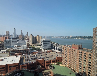 3333 Broadway - Photo Thumbnail 5