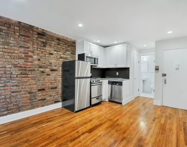 98 Christopher Street - Photo Thumbnail 1