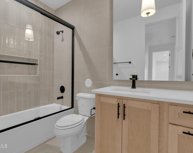 12825 Middlesbrough Avenue - Photo Thumbnail 21