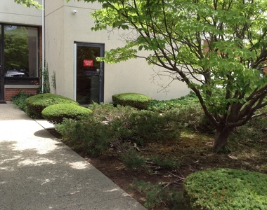 1220 Whitney Avenue - Photo Thumbnail 19