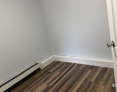 1087 Kossuth Street - Photo Thumbnail 13