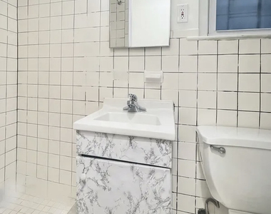 405 West 49th Street - Photo Thumbnail 4