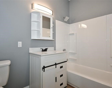 401 9th Street - Photo Thumbnail 3