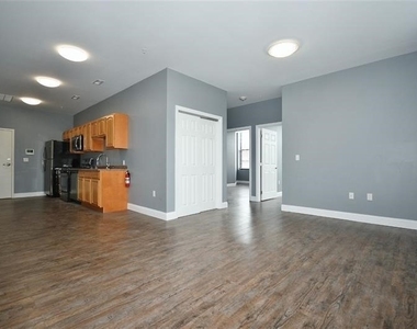 401 9th Street - Photo Thumbnail 4