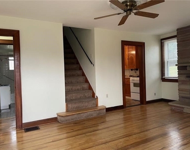 700 3rd St - Photo Thumbnail 1