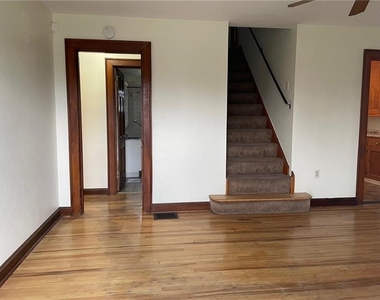 700 3rd St - Photo Thumbnail 2