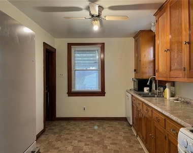700 3rd St - Photo Thumbnail 6